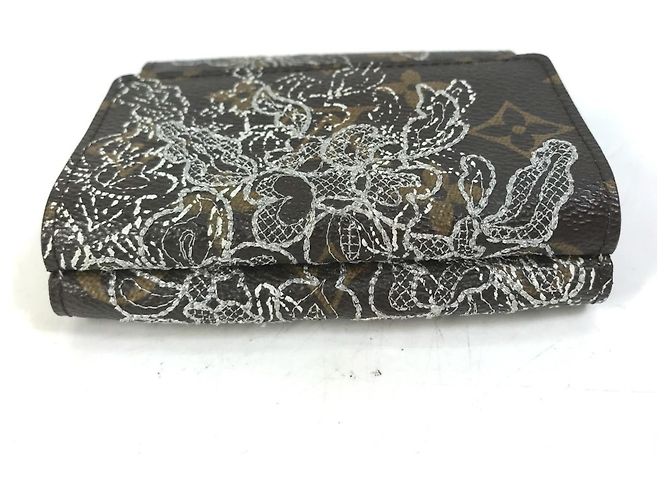Cartera Tri-fold Elise Monogram Dantiel de Louis Vuitton Castaño Monograma - vista 4