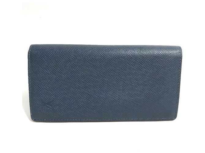 Cartera Larga Brazza en Taiga Louis Vuitton Azul - vista 2