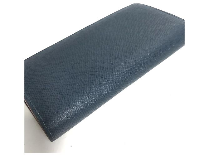 Cartera Larga Brazza en Taiga Louis Vuitton Azul - vista 4