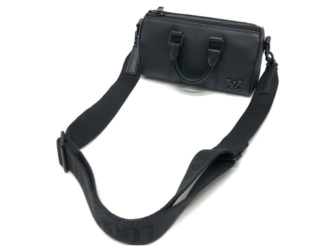 Bolso de Hombro Louis Vuitton Aerogram Keepall XS 2 Vías Negro - vista 10