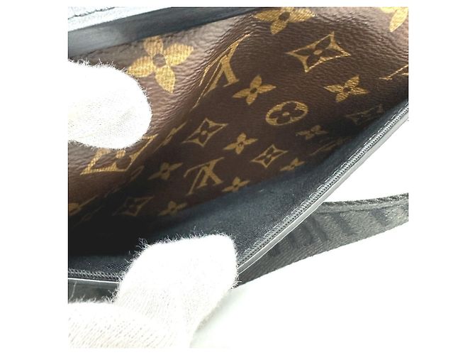 Marsupio S-Lock Monogram di Louis Vuitton Marrone - vista 14