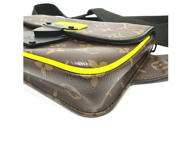 Marsupio S-Lock Monogram di Louis Vuitton Marrone - vista 4