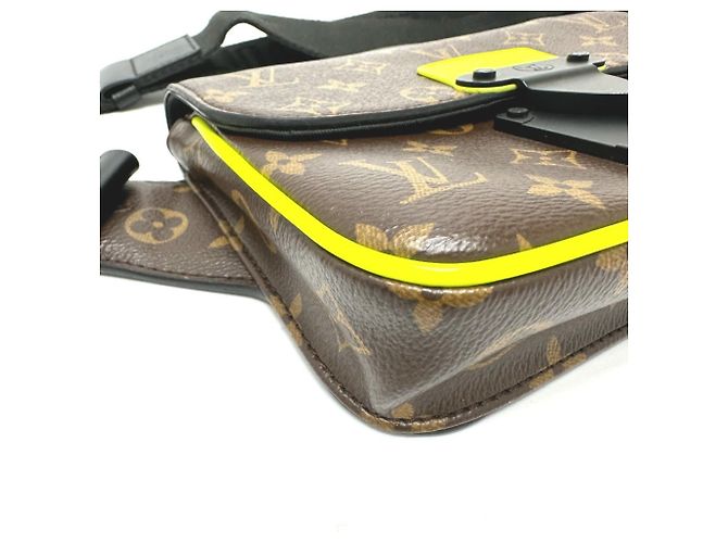 Marsupio S-Lock Monogram di Louis Vuitton Marrone - vista 5