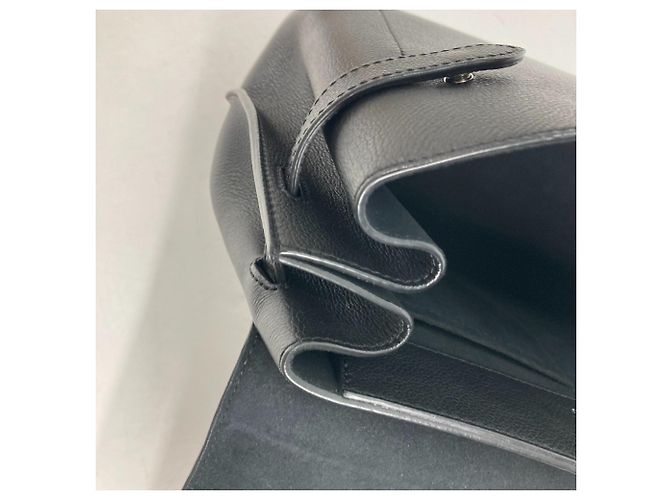 Sac à main Lock Me Ever MM de Louis Vuitton Noir - vue 14