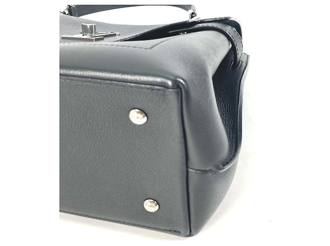 Sac à main Lock Me Ever MM de Louis Vuitton Noir - vue 6