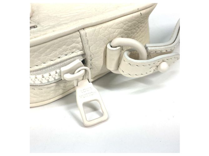 Pochette Volga Monogram Empreinte Louis Vuitton Bianco - vista 5