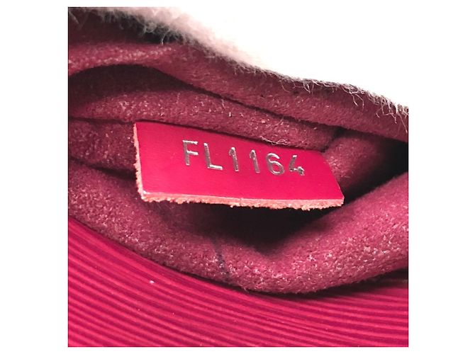 Borsa Marly MM in pelle Epi Louis Vuitton Fuschia - vista 15
