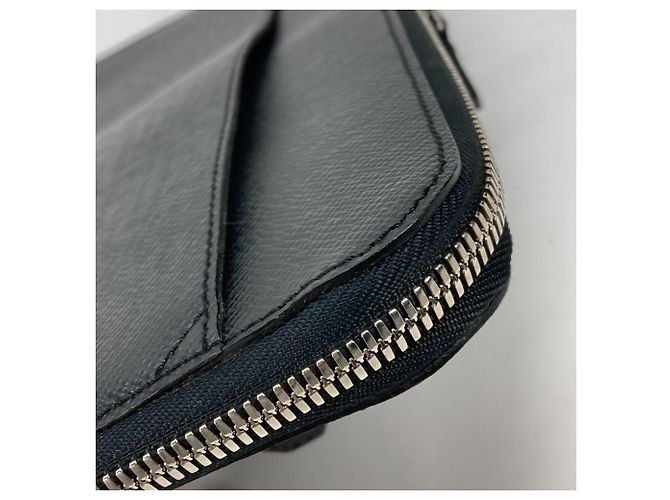 Borsa Louis Vuitton Taiga Vladimir Nero - vista 10