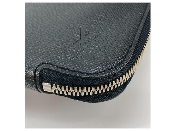 Borsa Louis Vuitton Taiga Vladimir Nero - vista 8