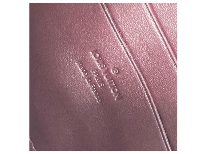 Borsa 2 in 1 Rossmore PM in Monogram Vernis di Louis Vuitton Rosso Porpora - vista 16