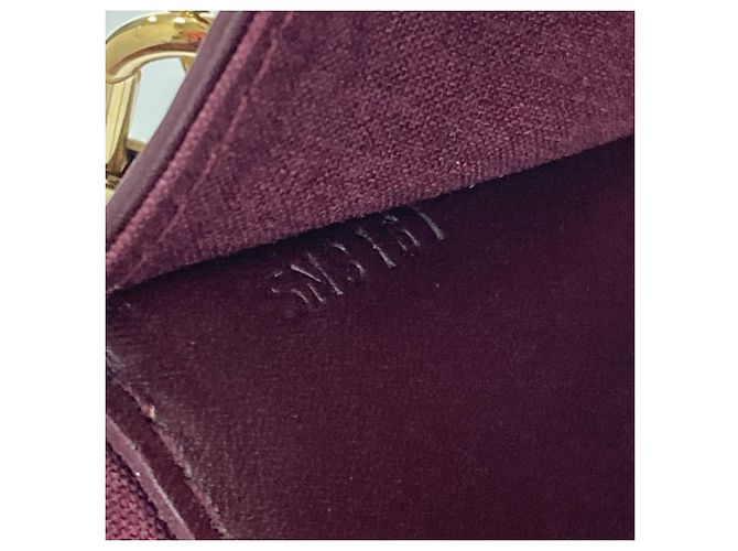 Borsa 2 in 1 Rossmore PM in Monogram Vernis di Louis Vuitton Rosso Porpora - vista 17