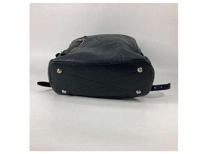 Zaino Armand Monogram Taurillon Shadow di Louis Vuitton Nero - vista 14