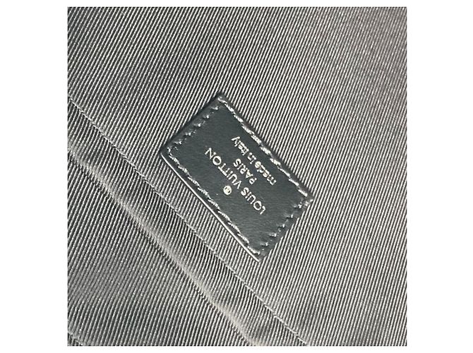 Zaino Armand Monogram Taurillon Shadow di Louis Vuitton Nero - vista 16
