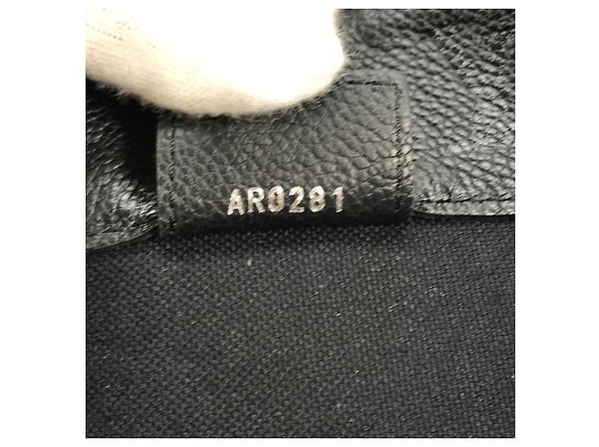 Borsa a spalla Monogram Empreinte in collaborazione con Rei Kawakubo di Louis Vuitton - vista 9