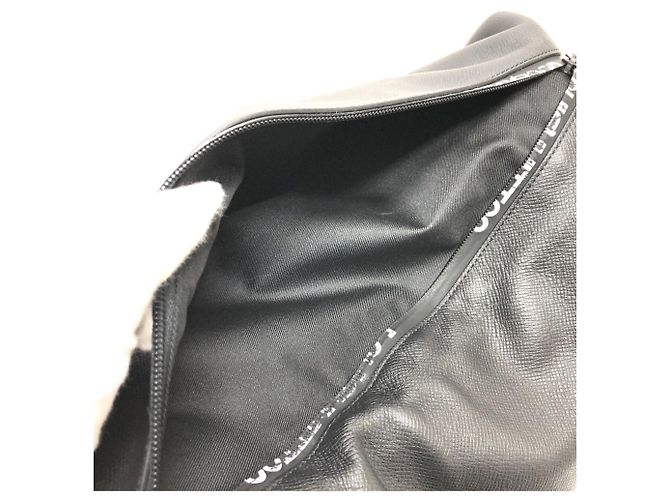 Borsa tote in pelle Taiga Louis Vuitton Grigio - vista 11