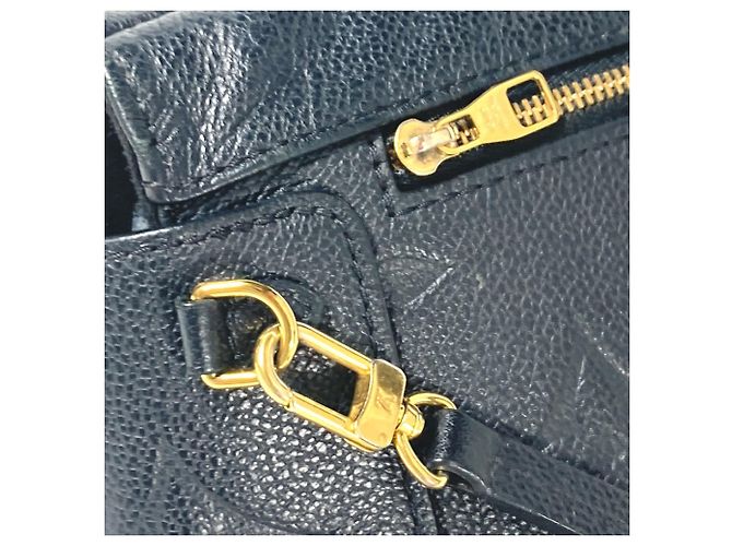Zaino Tiny Monogram Empreinte Louis Vuitton Nero - vista 11