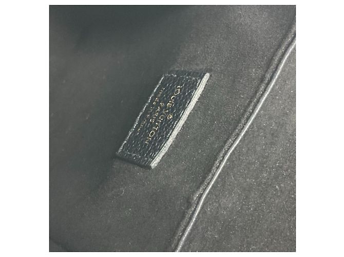 Zaino Tiny Monogram Empreinte Louis Vuitton Nero - vista 17