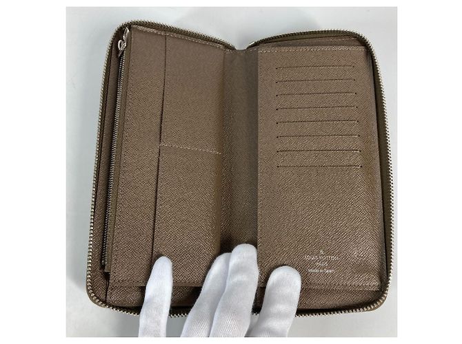 Louis Vuitton Epi Zippy Wallet Brown Taupe - view 10