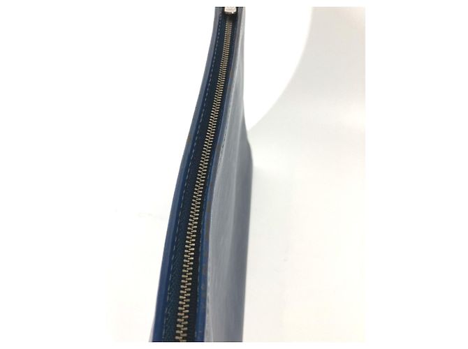 Neceser Epi Poche Toilette 26 de Louis Vuitton Azul marino - vista 9