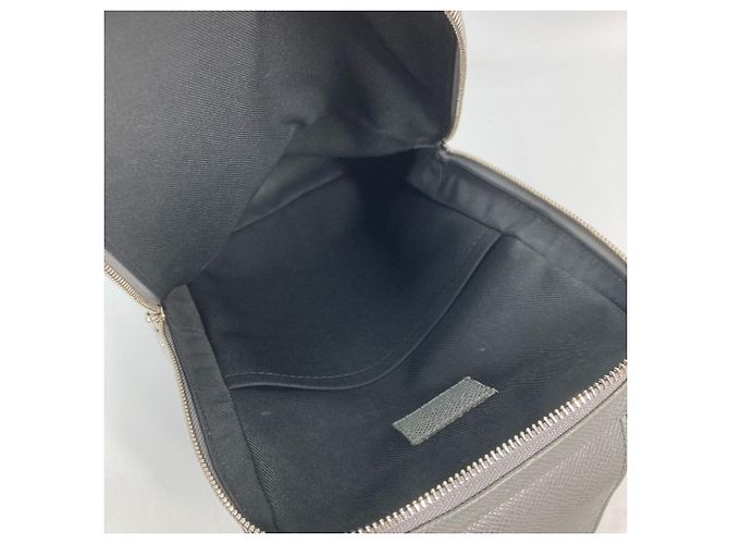 Borsa a tracolla Avenue Taiga Louis Vuitton Marrone - vista 12