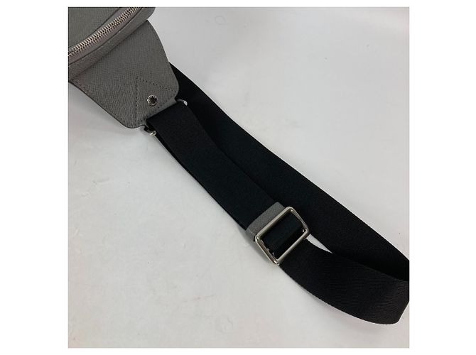 Borsa a tracolla Avenue Taiga Louis Vuitton Marrone - vista 7