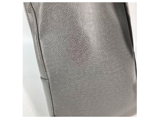 Borsa a tracolla Avenue Taiga Louis Vuitton Marrone - vista 8