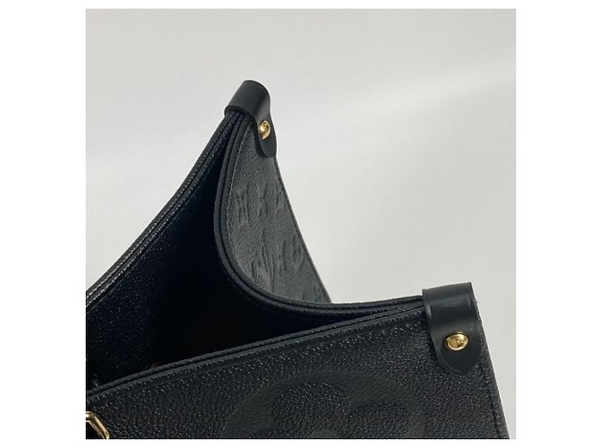 Borsa a spalla/tote On the Go GM in Monogram Empreinte Louis Vuitton Nero - vista 11