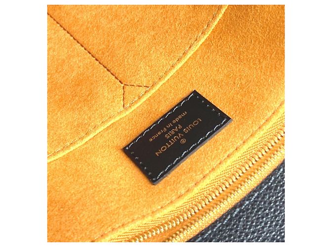 Borsa a spalla/tote On the Go GM in Monogram Empreinte Louis Vuitton Nero - vista 15