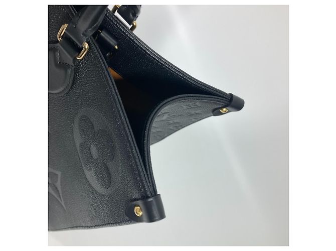 Borsa a spalla/tote On the Go GM in Monogram Empreinte Louis Vuitton Nero - vista 5