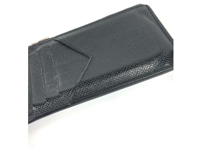 Tarjetero de monedas Louis Vuitton Taiga Negro - vista 3