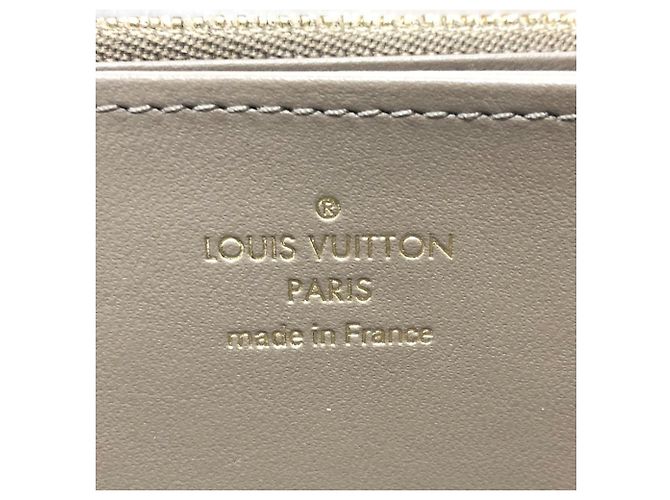 Carteira Zippy Monogram Embossada Louis Vuitton Bege - vista 12