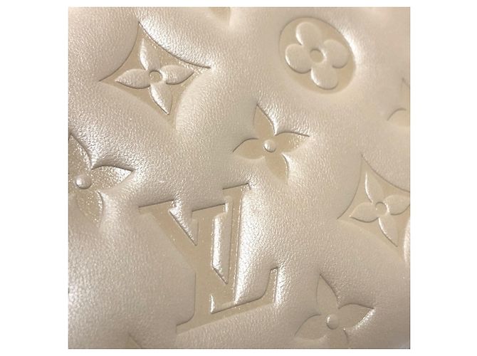 Carteira Zippy Monogram Embossada Louis Vuitton Bege - vista 7