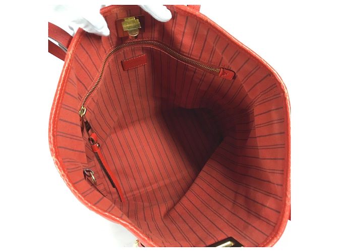 Borsa a Spalla Bucket Citadines PM in Monogramma Empreinte Louis Vuitton Rosso - vista 11