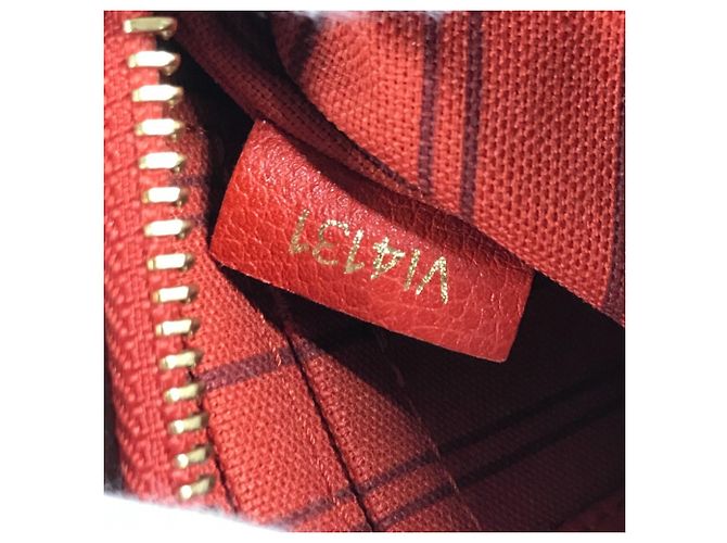 Borsa a Spalla Bucket Citadines PM in Monogramma Empreinte Louis Vuitton Rosso - vista 15