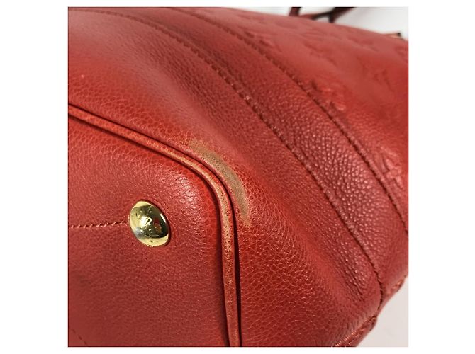 Borsa a Spalla Bucket Citadines PM in Monogramma Empreinte Louis Vuitton Rosso - vista 8