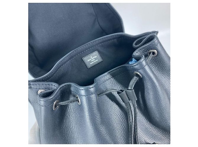Sac à dos Utah Canyon M54960 de Louis Vuitton Noir Bleu Marine - vue 11
