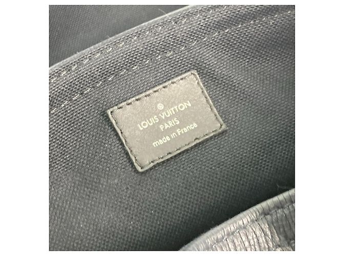 Sac à dos Utah Canyon M54960 de Louis Vuitton Noir Bleu Marine - vue 12