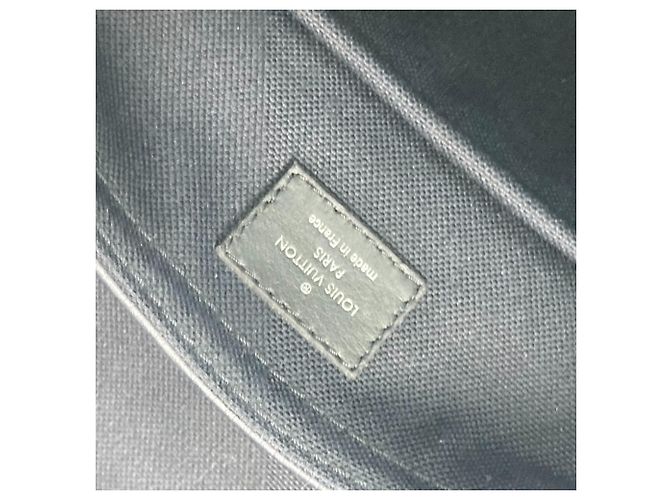 Sac à dos Utah Canyon M54960 de Louis Vuitton Noir Bleu Marine - vue 14