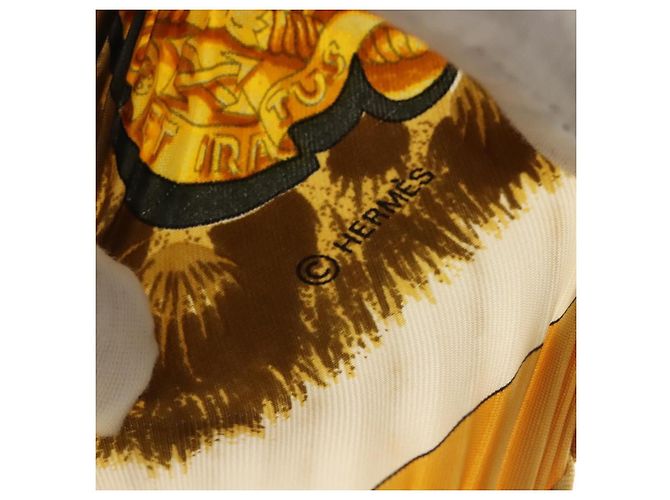 Hermès Bufanda plisada HERMES ""CASQUES PLUMETS"" Seda Amarilla Auténtica 135394 Amarillo - vista 7