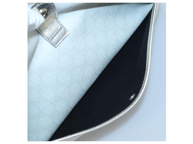 Gucci Borsa GG Supreme in PVC bianco e oro 189898 Auth 135379 D'oro - vista 11