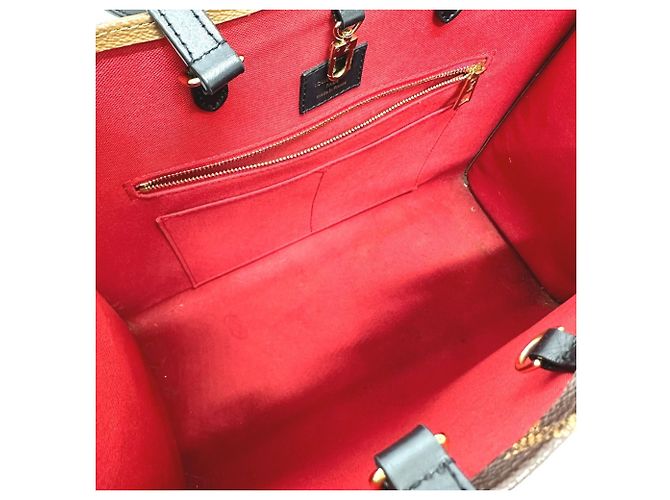 Borsa a Spalla Louis Vuitton Monogram On the Go MM Marrone - vista 11