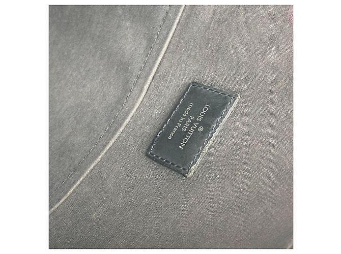 Borsa a tracolla Vivienne MM in Epi Louis Vuitton Nero - vista 12