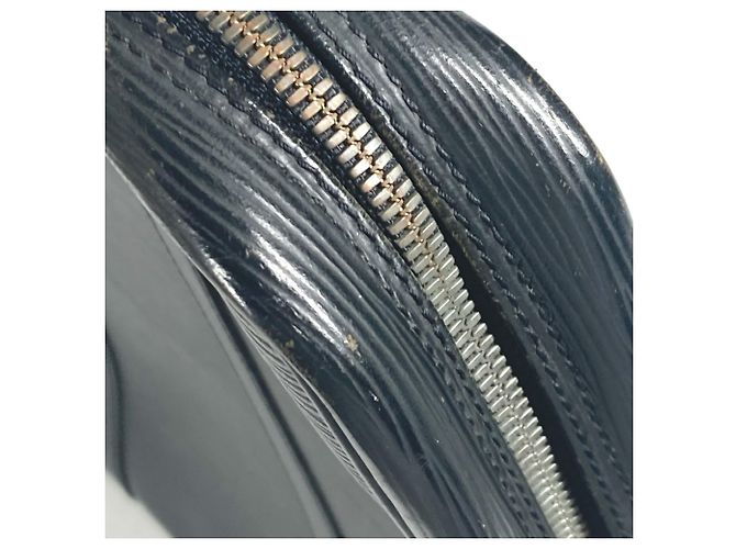 Borsa a tracolla Vivienne MM in Epi Louis Vuitton Nero - vista 9