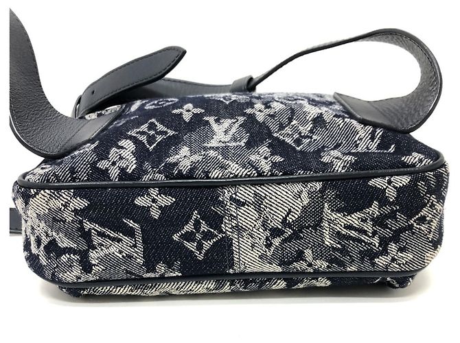 Bumbag Monogram Tapestry Louis Vuitton Blu navy - vista 3