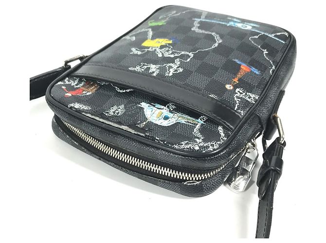 Borsa a Spalla Louis Vuitton Damier Graphite Map Danube PM NM Nero - vista 3