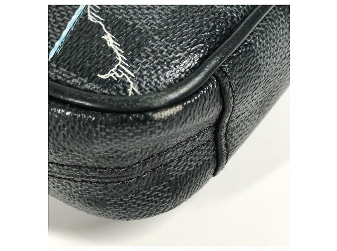 Borsa a Spalla Louis Vuitton Damier Graphite Map Danube PM NM Nero - vista 7