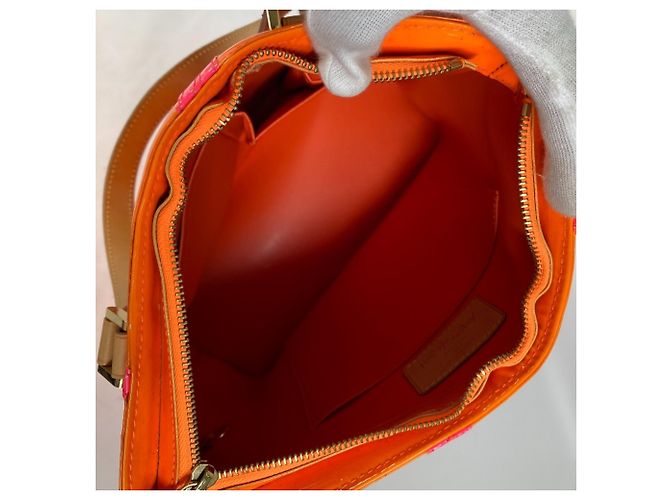 Borsa tote Houston in Monogram Vernis Fluo di Louis Vuitton Rosa Arancione - vista 12
