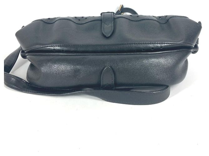 Borsa a Spalla Saumur 30 Flore Perforata Louis Vuitton M94072 Nero - vista 3