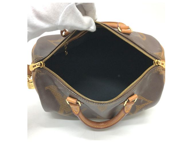 Speedy Borsa Boston Mini Bandoulière 30 Monogramma Gigante Louis Vuitton Marrone - vista 11