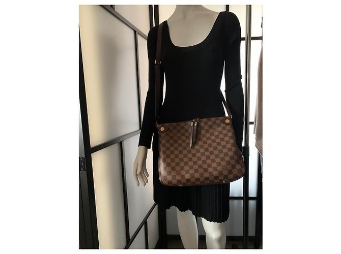 Bolsa transversal Louis Vuitton marrom de couro e tecido - vista 13